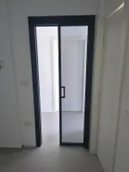 Installazione di infissi in alluminio a taglio termico ad alta efficienza energetica, progettati e montati a Copertino da Copertininfissi.